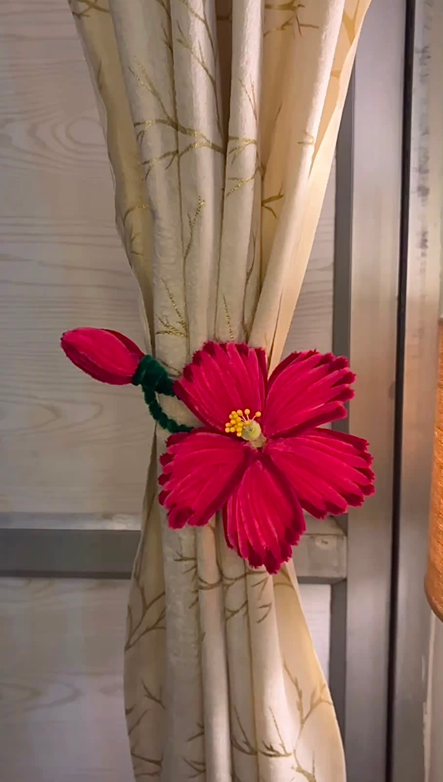 Hibiscus Curtain Holder - Pack of 2